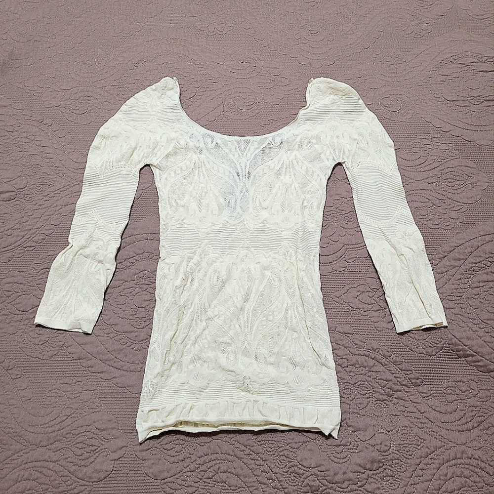 Bebe light cream top